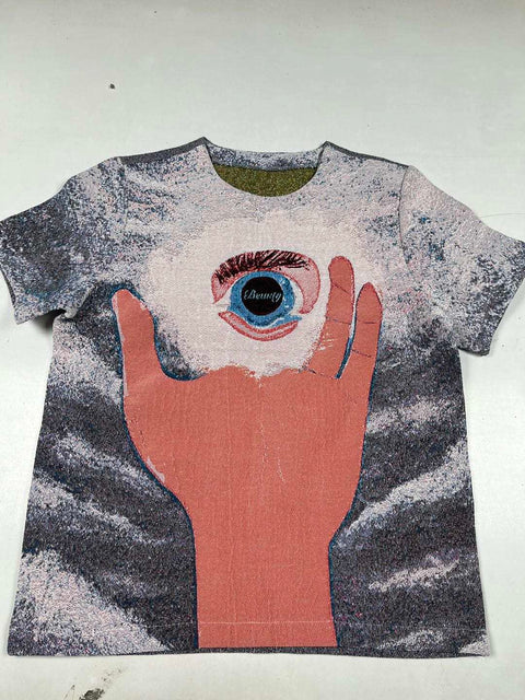 Beauty is in the eye of the beholder Tapestry tee